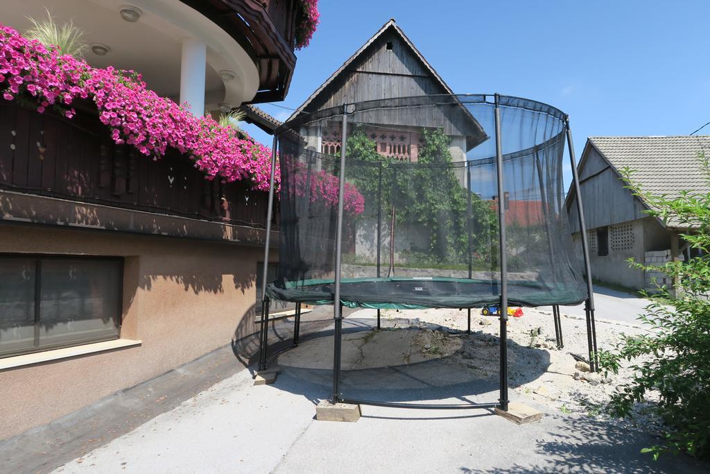 Gostilna Turk Hotel Hotedrsica Exterior photo